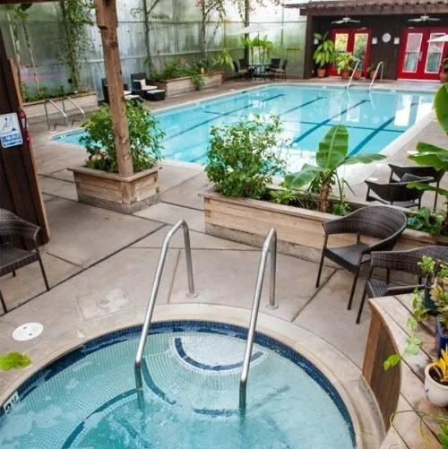 stanford-inn-hot-tub.jpg