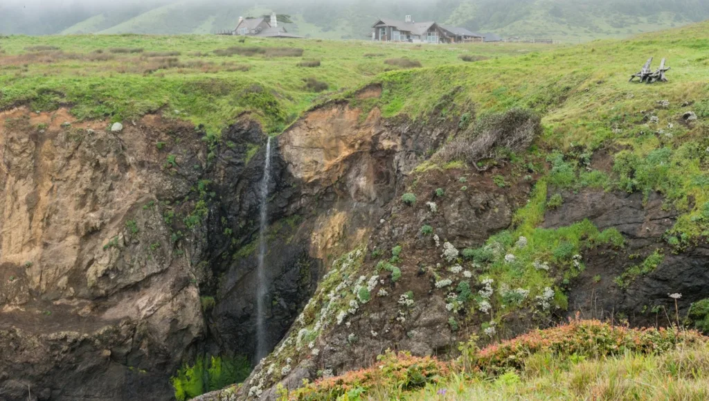 waterfall-and-inn-inn